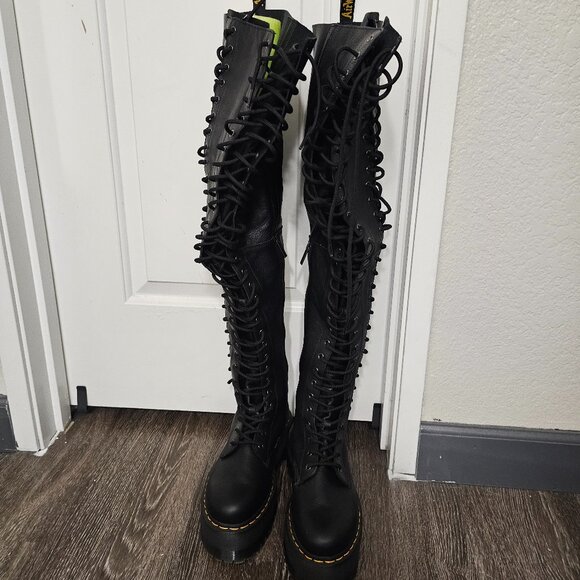 Dr. Martens Shoes - Doc Martens Azreya Boots (26 in/66 cm + 2 in platform)